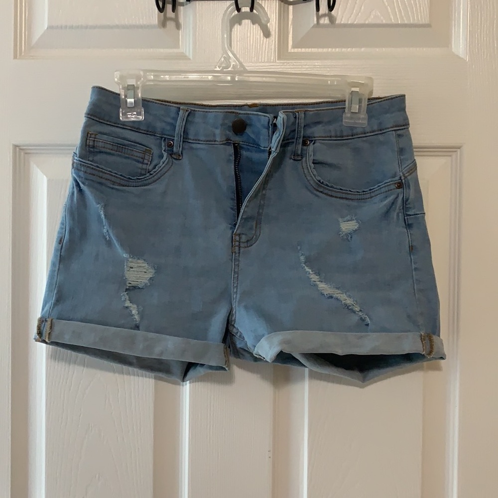 Fashion nova mid rise shorts